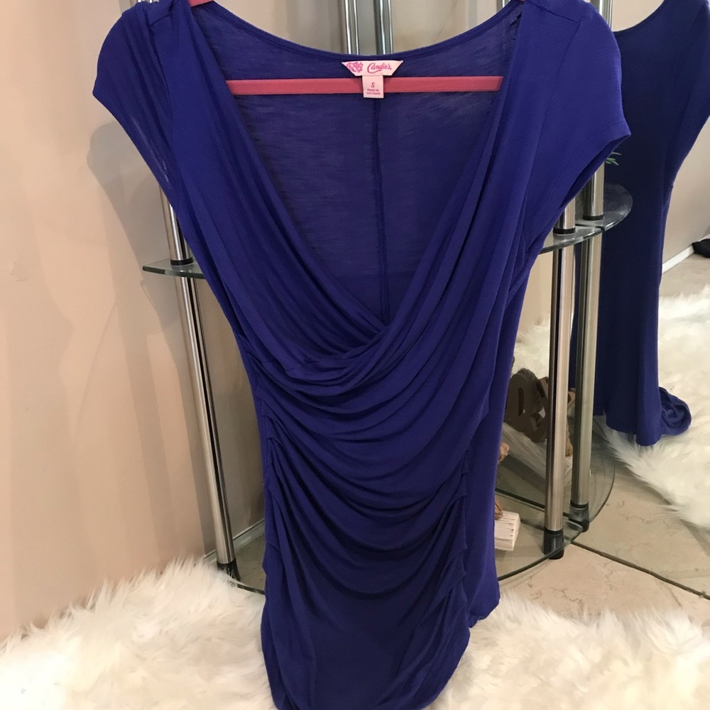 🌟EUC🌟 Candie’s Ruched V- neck top in blue